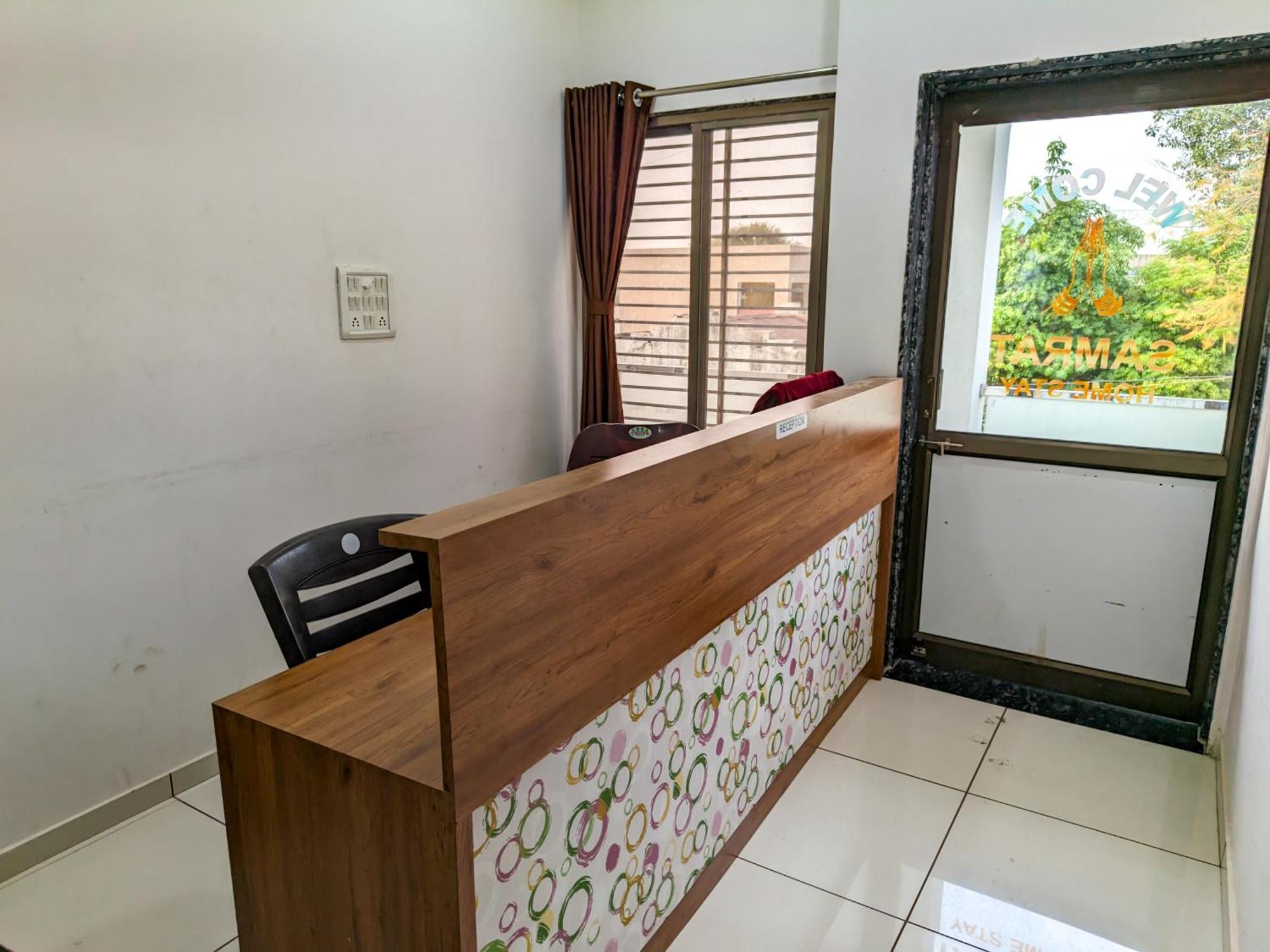 Samrat Homestay Garudeshwar Kültér fotó