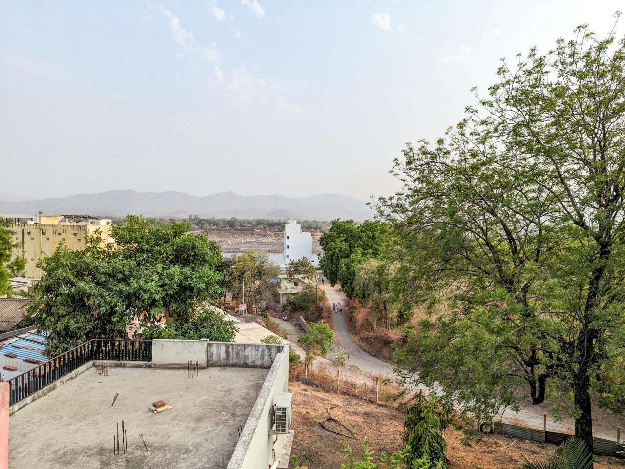 Samrat Homestay Garudeshwar Kültér fotó